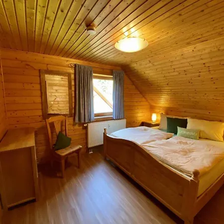 Im Naturerlebnisdorf Blauvogel