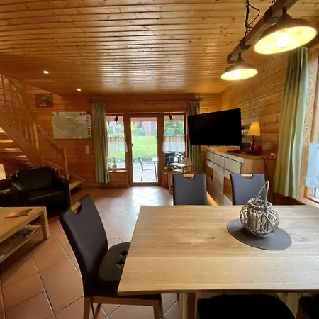 Im Naturerlebnisdorf Blauvogel *